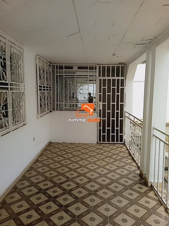 Une magnifique villa à louer à Bastos