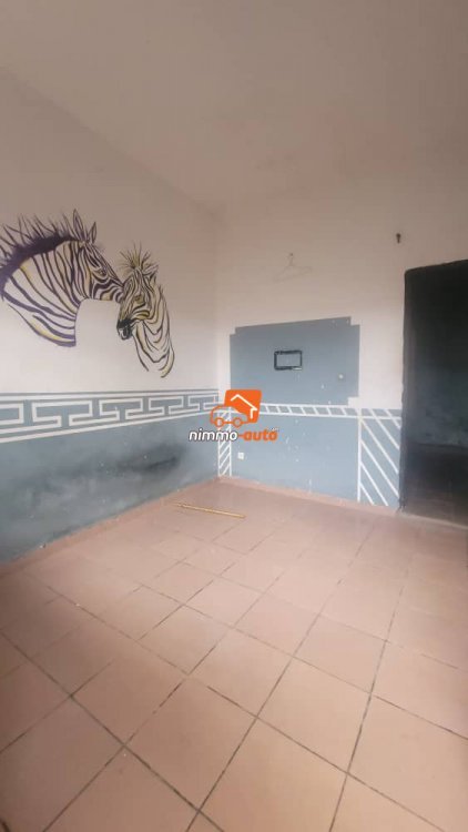 Petit studio moderne bien spacieux à louer à Nsimeyong