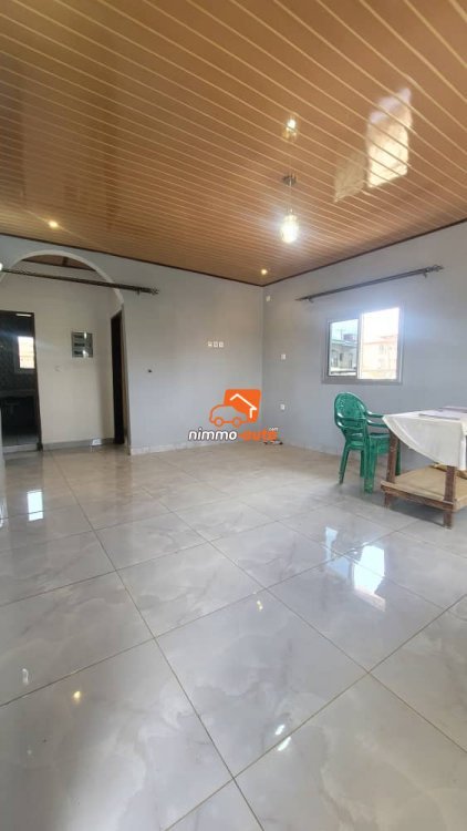 Appartement nouvellement construit à Nsimeyong