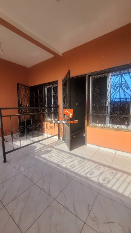 Appartement moderne nouvellement construit à louer à Nsimeyong chapelle