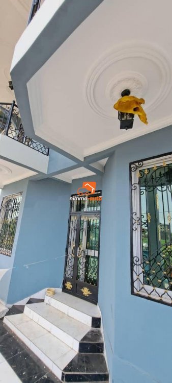 Très grand et beau duplex à louer à Odza terminus