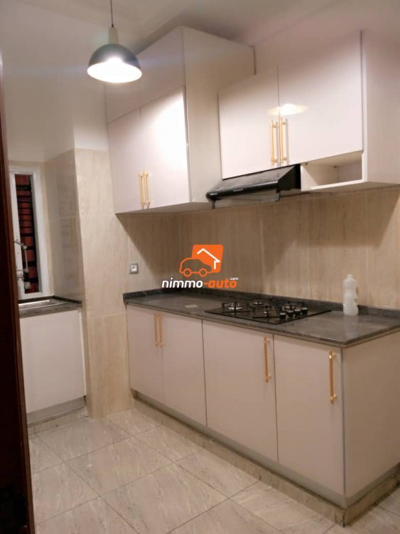 Appartement ultra moderne nouvellement construit à louer à Titi garage