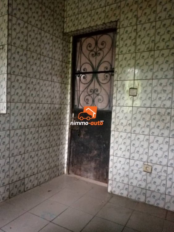 A studio to let in  Village