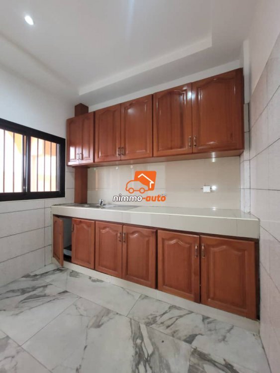 Incroyable appartement moderne staffé partout à louer à Nsimeyong