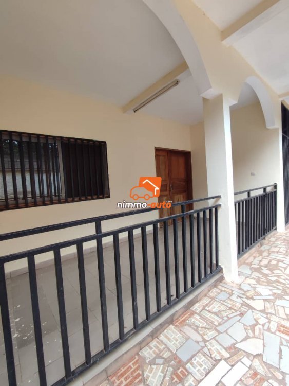 Appartement moderne 3ch 4dch à louer à Messamendongo très bon prix