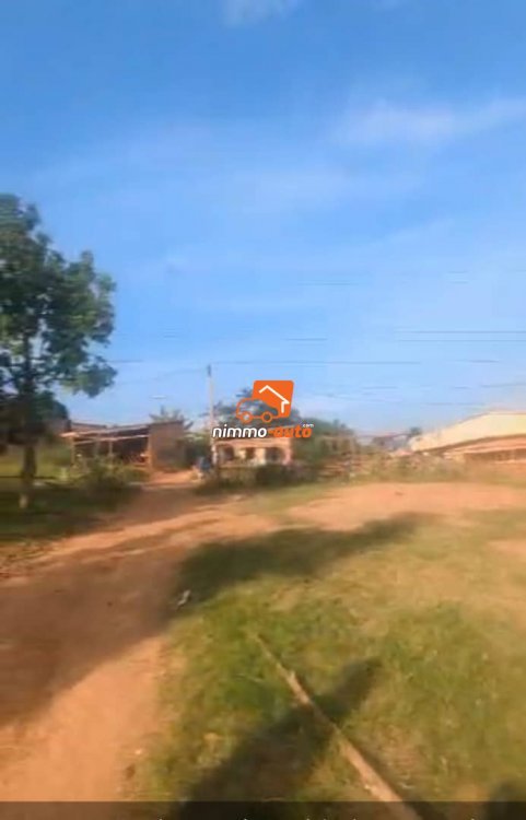 Terrain Titré de 3000m² à vendre à Odza