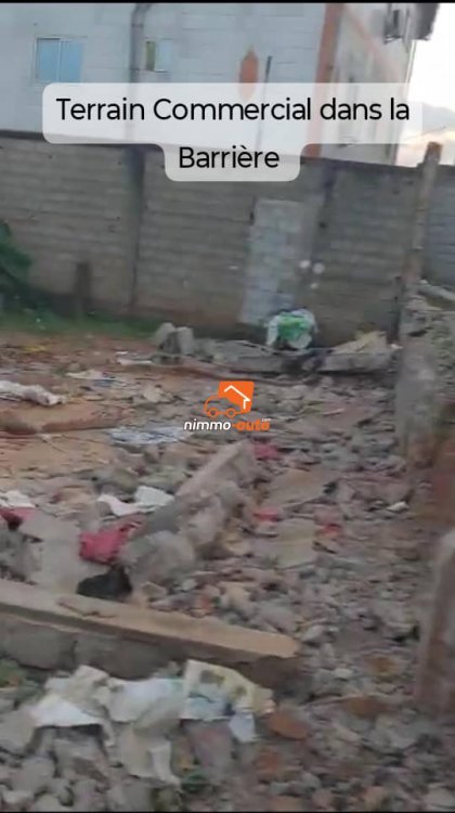 Terrain Commercial d'Angle de 400m² à vendre à TKC