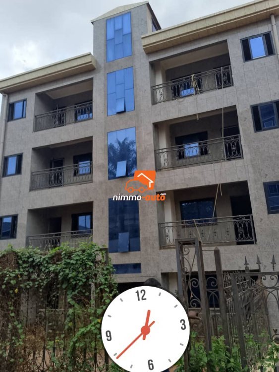 Magnifique Immeuble R+3 avec Sous-Sol à vendre à Ngousso