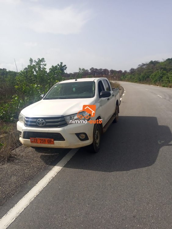 Pick up 2016 Toyota Hilux à louer pour tous vos déplacements