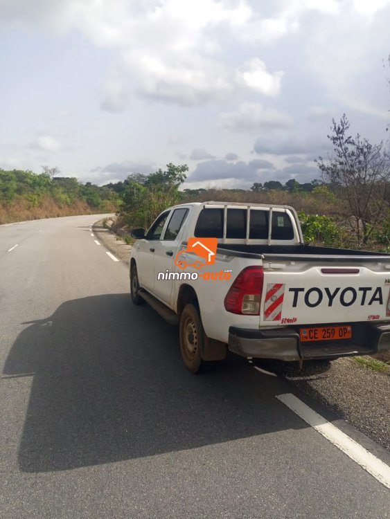 Pick up 2016 Toyota Hilux à louer pour tous vos déplacements