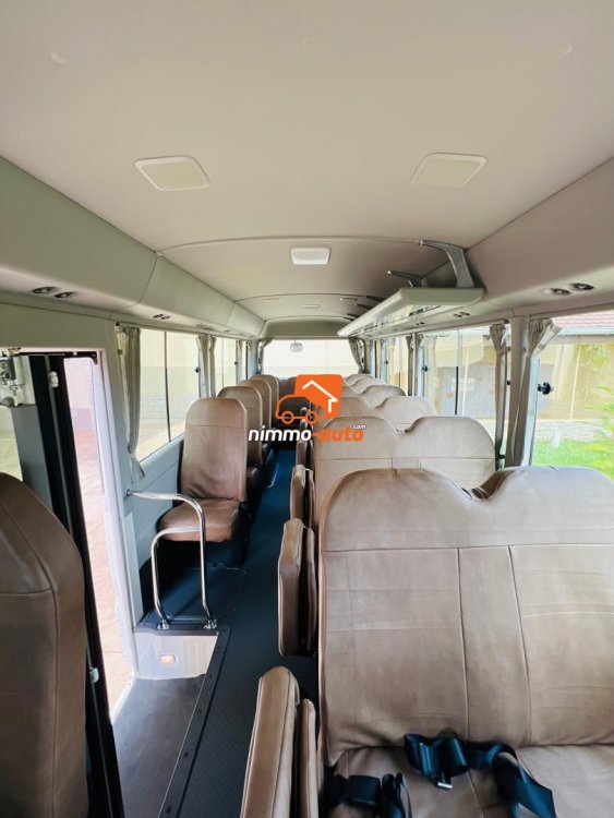 Magnifique coaster à louer pour tous vos déplacements de groupe