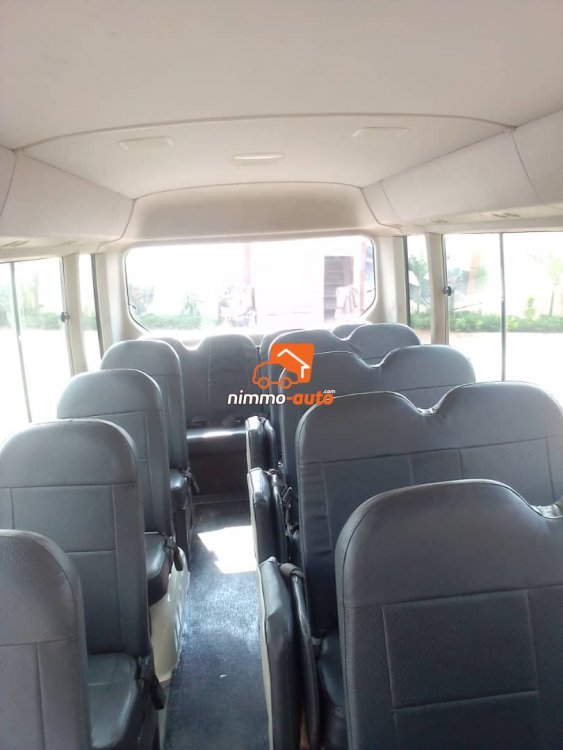 Magnifique coaster à louer pour tous vos déplacements de groupe