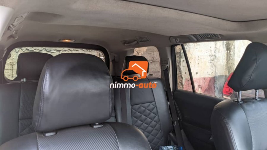 magnifique Toyota Prado de couleur noir a louer dans la ville de Yaoundé au prix incroyable