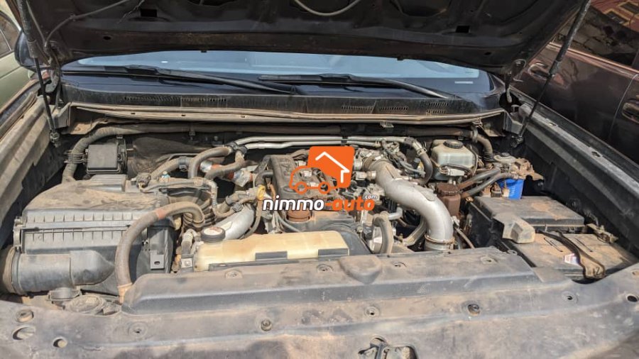 magnifique Toyota Prado de couleur noir a louer dans la ville de Yaoundé au prix incroyable