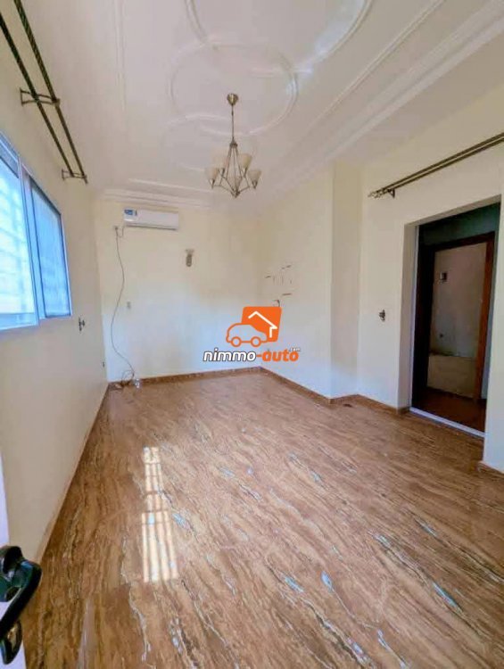 tres beau studio haut standing à louer  à mimboman