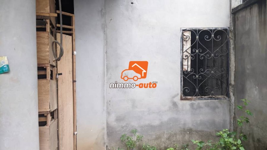 Très bel immeuble à vendre à biyemassi