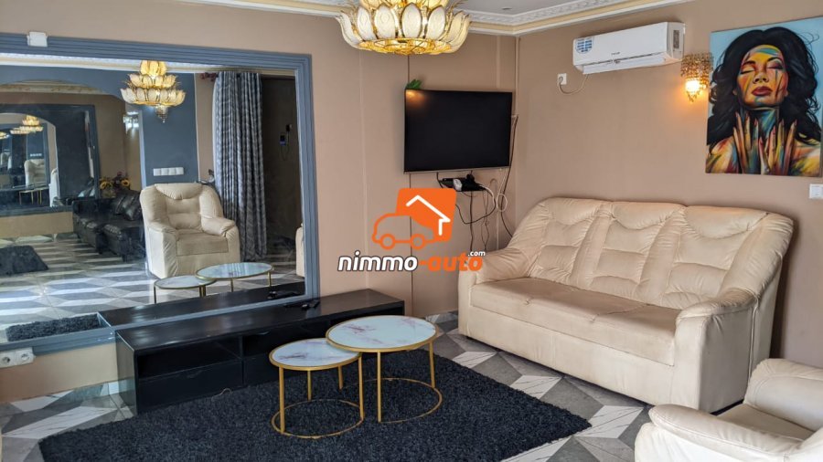 Appartement meublé luxueux de 3 chambres situé à Mendong