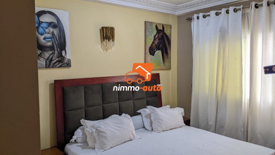 Appartement meublé luxueux de 3 chambres situé à Mendong