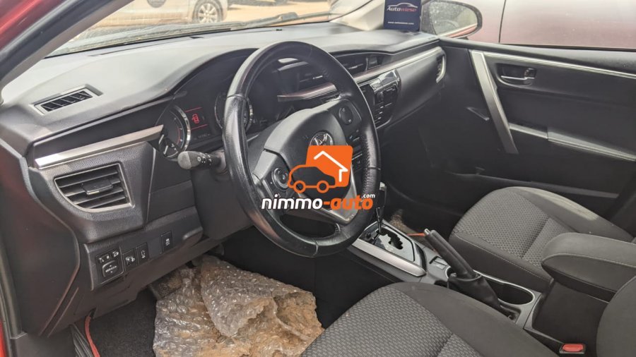 Magnifique toyota corolla à louer avec chauffeur à Yaoundé et en dehors