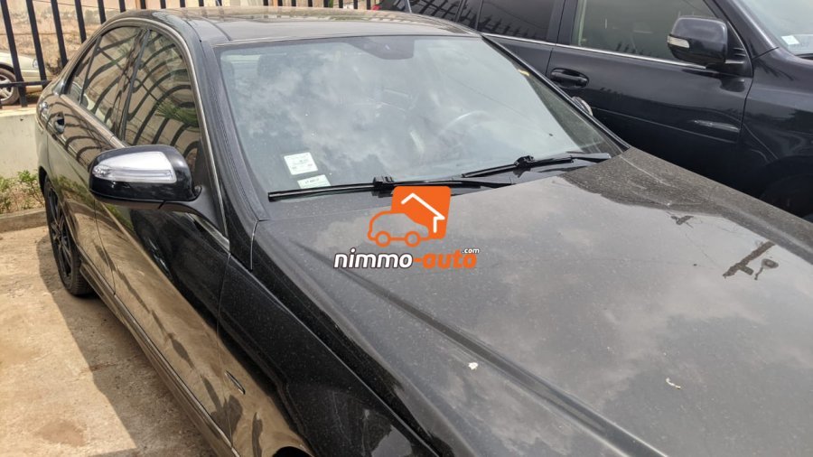 Mercedes Classe C à louer à Yaoundé et hors ville
