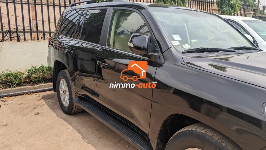 Magnifique voiture de luxe à louer à Yaoundé et au delà avec chauffeur