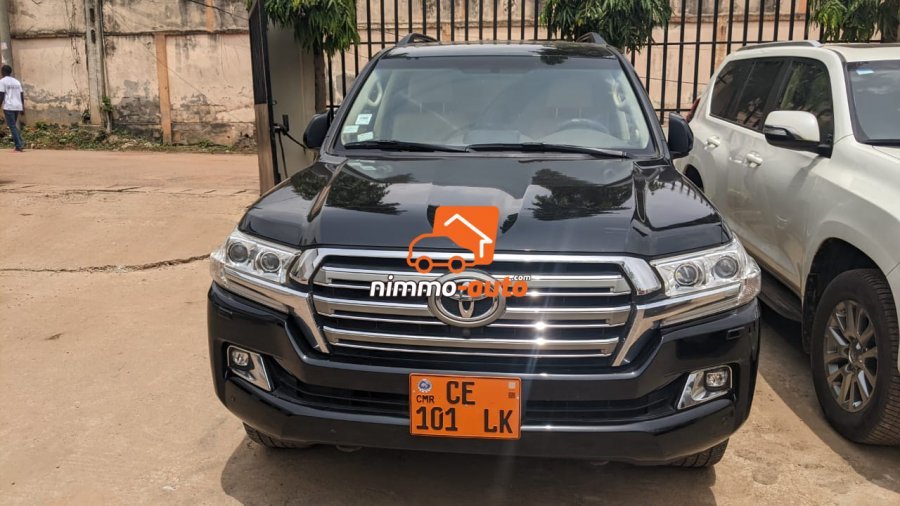 Magnifique voiture de luxe à louer à Yaoundé et au delà avec chauffeur