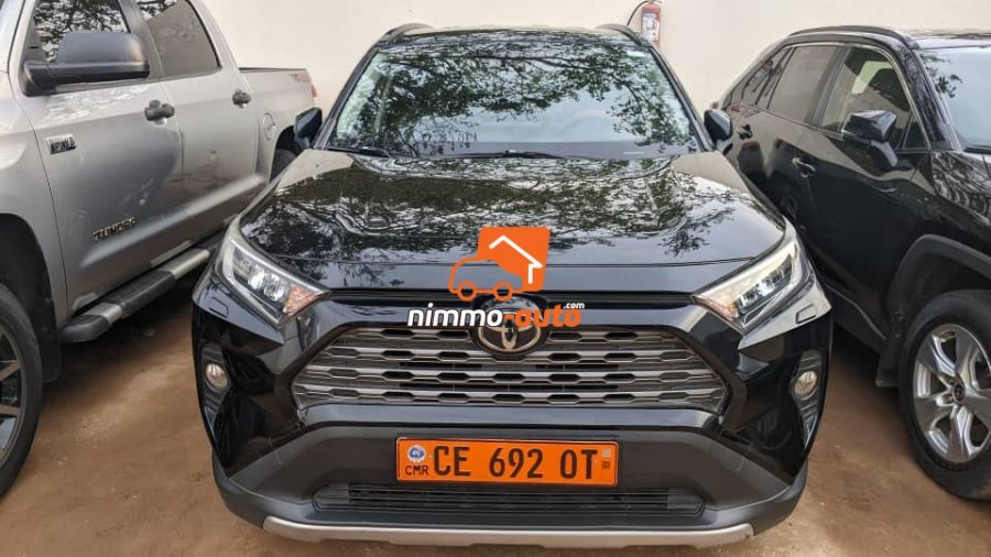 Véhicule de luxe, une Rav4 a votre disposition pour vos déplacements et votre tourisme