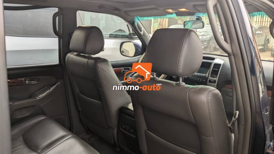 Toyota prado 7 places à louer pour vos déplacements