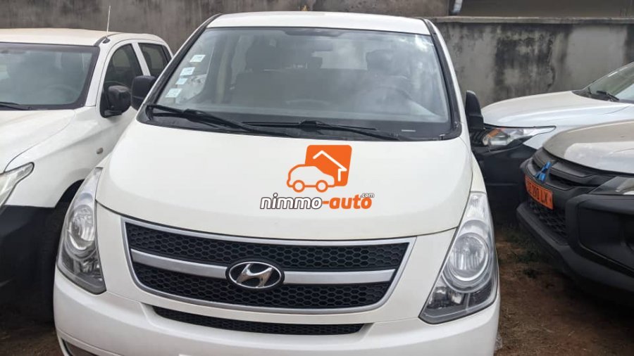 Mini bus 11places à louer à Yaoundé et en dehors