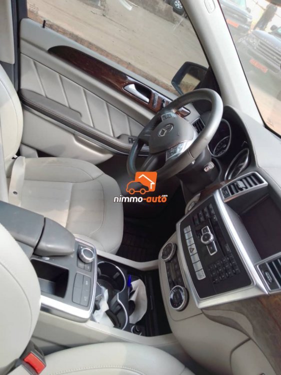 Magnifique porsche de luxe intérieur cuir à louer pour vos cérémonies