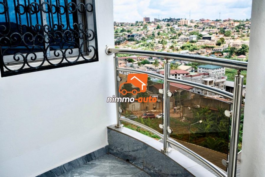 IMMEUBLE achevé très prore à louer