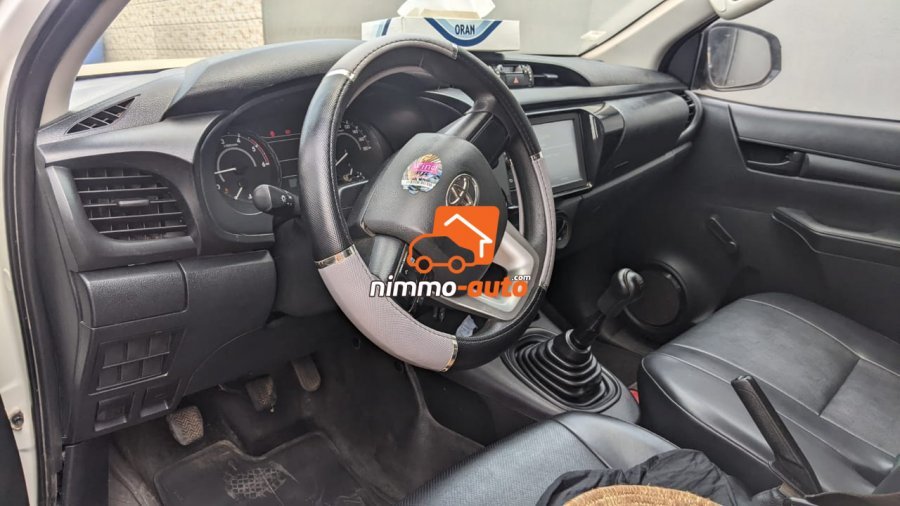 Toyota Hilux à excellent standing à louer pour seulement 75000 FCFA/jour