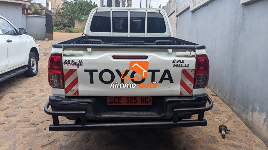 Toyota Hilux à louer pour vos déplacements avec chauffeur