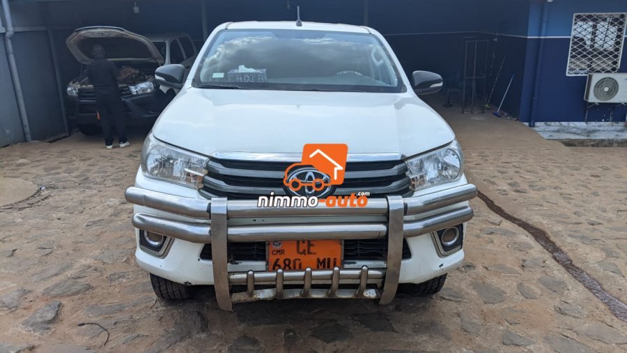 Toyota Hilux à excellent standing à louer pour seulement 75000 FCFA/jour