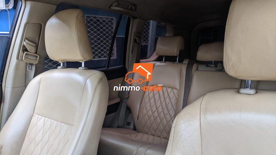 Toyota prado en parfait état à louer pour vos déplacements de qualité