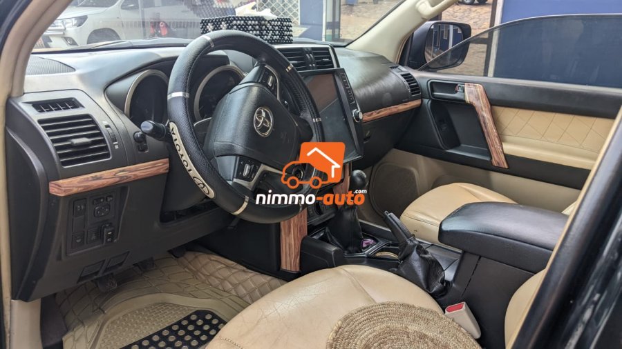 Toyota prado en parfait état à louer pour vos déplacements de qualité