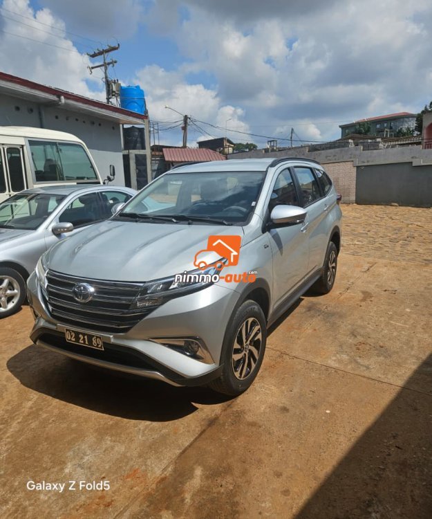 Toyota Highlander à louer avec chauffeur