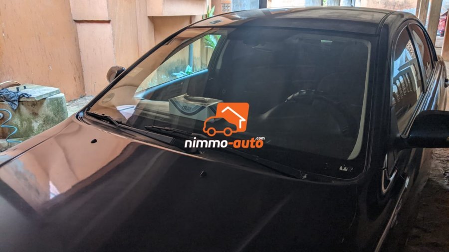 Toyota Avensis à louer avec chauffeur