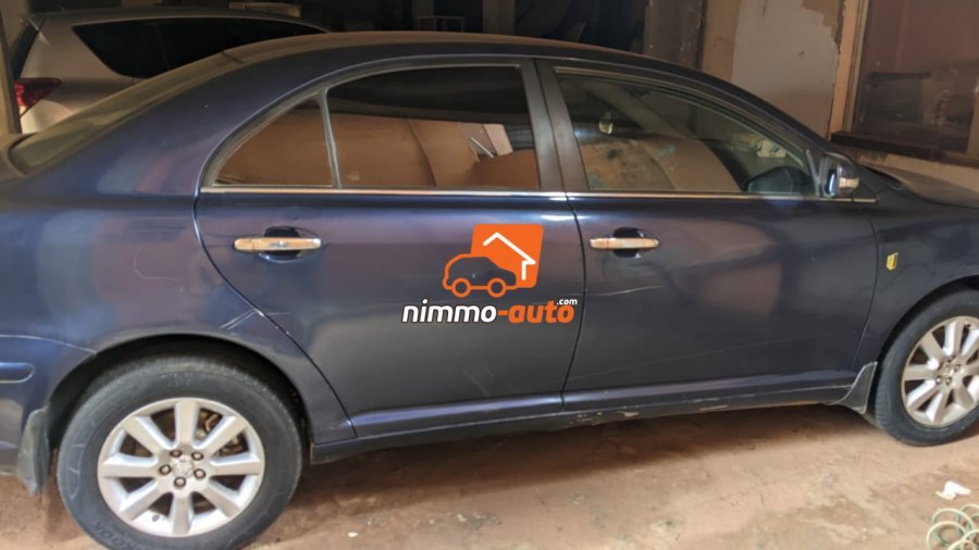 Toyota Avensis à louer avec chauffeur