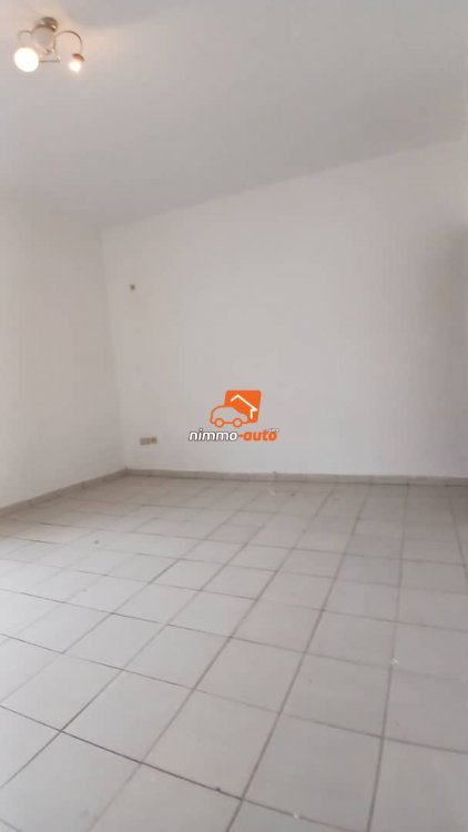 Très beau et grand studio à louer à nsimeyong