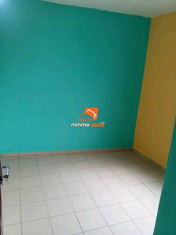 Très beau et grand appartement à louer à nsimeyong