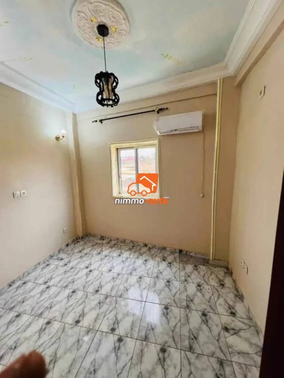 Très beau et grand studio à louer à M