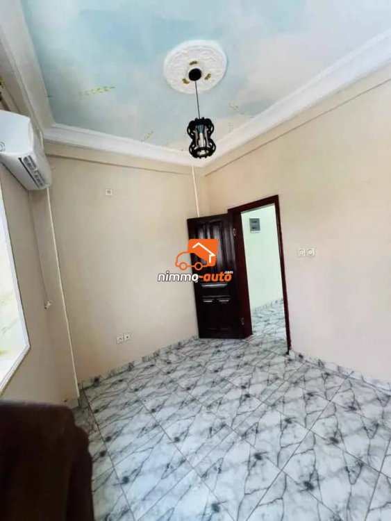 Très beau et grand studio à louer à M