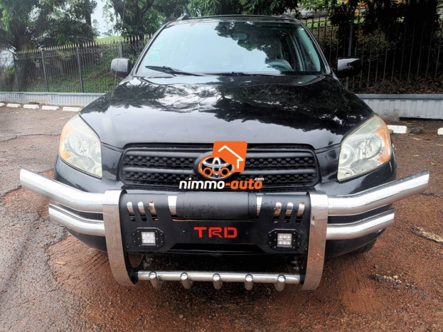 Véhicule robuste pour location avec chauffeur dans la ville de Yaoundé et en dehors