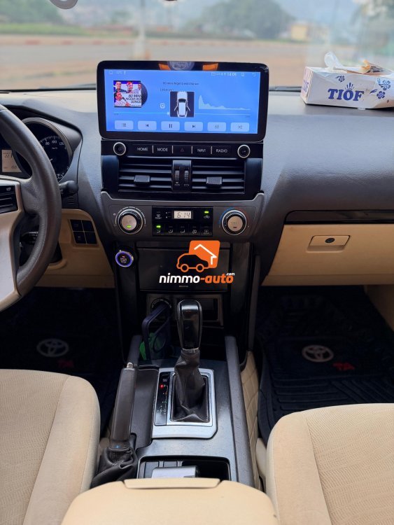 magnifique voiture de luxe pour vos déplacements dans la ville et hors ville au prix imbattable 100.000 dans la ville et hors ville negociable