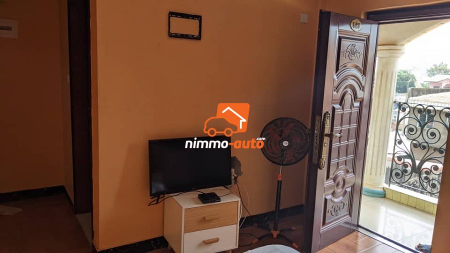 Chambre meublée disponible à Biyem-assi pour vos séjours