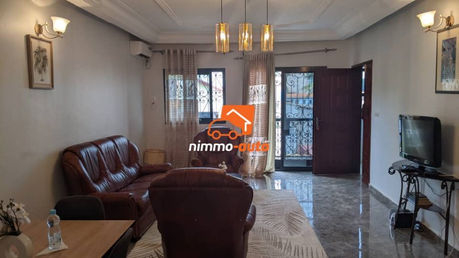 Appartement meublé de 3 chambres paisible et moderne à Odza