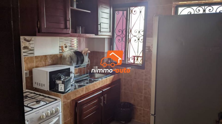 Appartement meublé de 3 chambres paisible et moderne à Odza