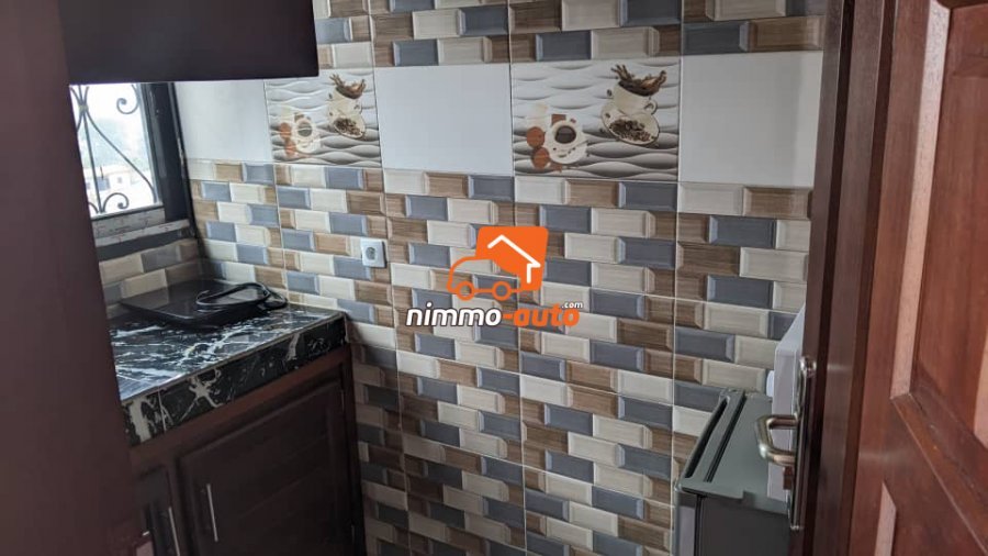 Chambre meublée à louer à Odza