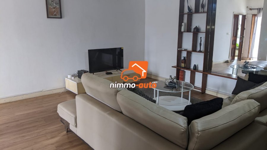 Appartement meublé haut standing à louer à Elig essono Yaoundé